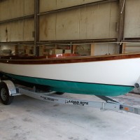 Harrison Boatworks was charged with the task of putting this boat together and making it run with an electric motor powered by four 8D batteries and a mechanical steering system that is very interesting. This boat was built by Tom Hesselink in Marshallberg, N.C.