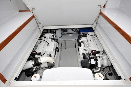 39 foot Express Sportfishing Boat engine
